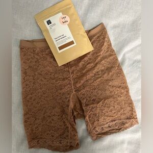 Knix x The Birds Papaya Lace Thigh Savers